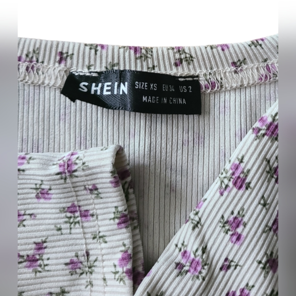 SHEIN| JUNIORS FLORAL DEEP  V-NECK BLOUSE | SIZE XS - Picture 6 of 13